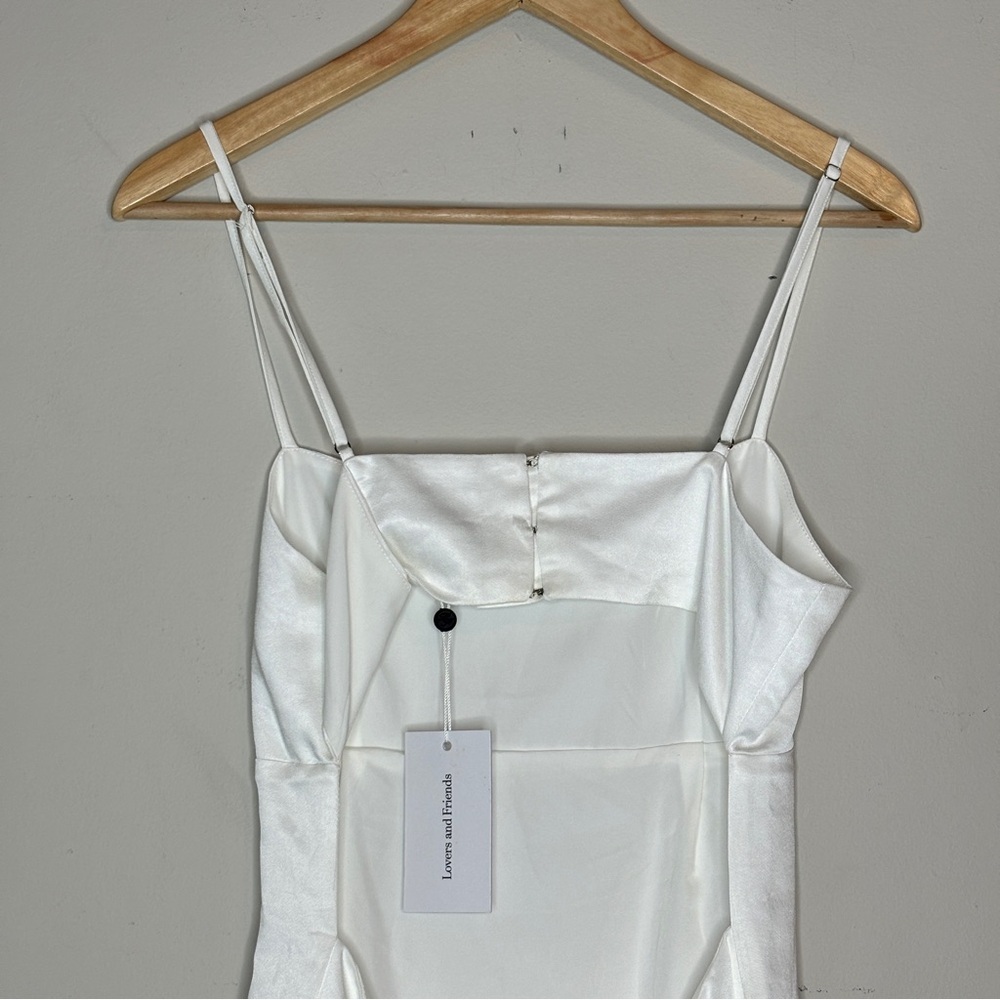 Lovers and Friends Open Back Ruffle Hem Sweetie Mini Dress in White Size M NWT - Picture 5 of 16